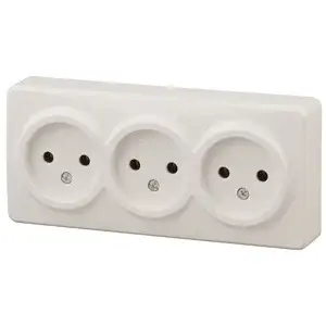 Розетка 3-местная ОП Эра Эксперт 3P+E Schuko, слоновая кость (16АХ-250В), арт.11-2207-02